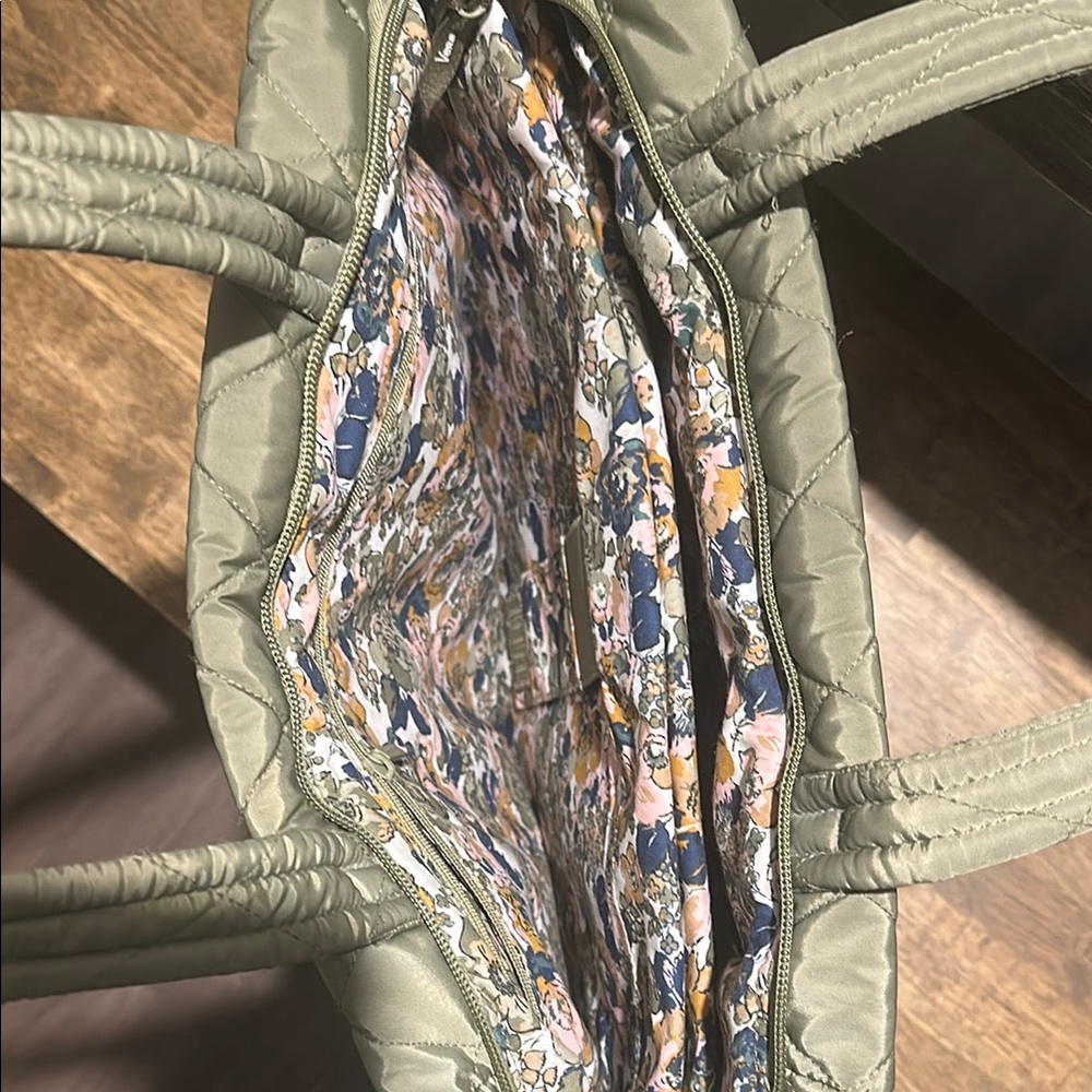 Quilted Olive Green Tote Bag and wallet - Picture 6 of 10